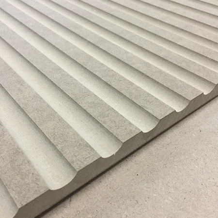 CNC-vel mart párhuzamos bordás MDF dekorpanel